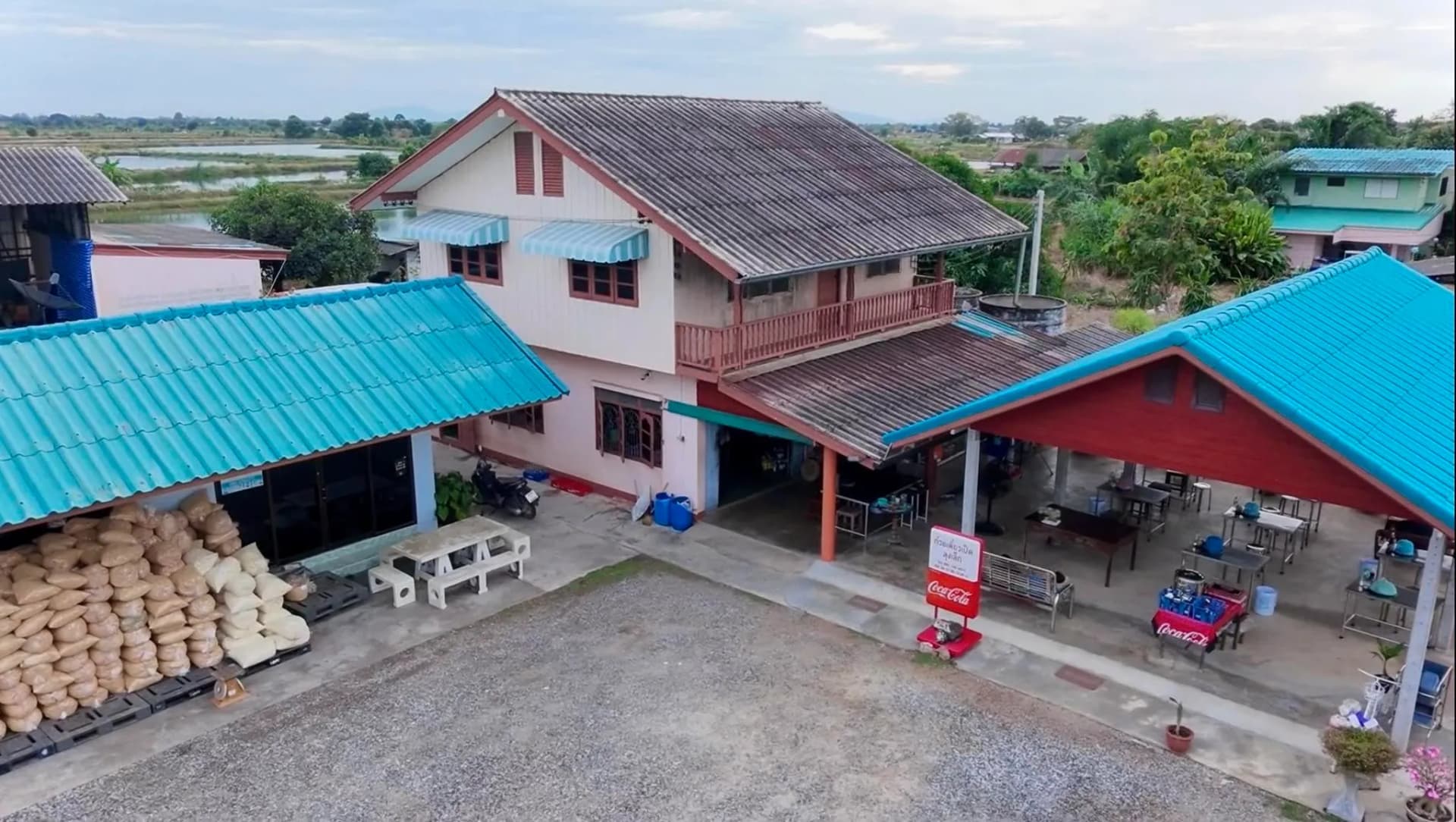 ร้านก๋วยเตี๋ยวเป็ดตุ๋นลุงเล็ก