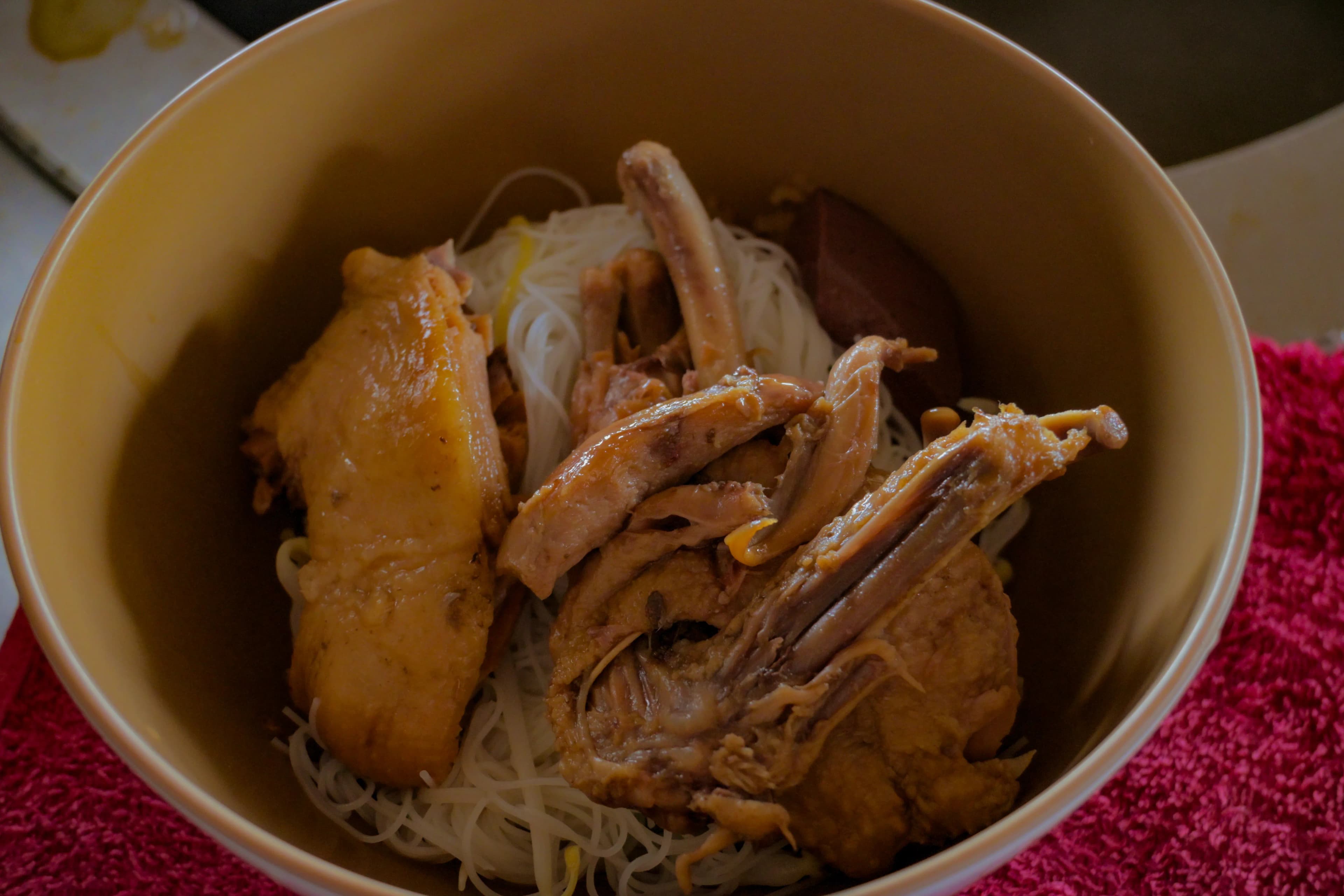 ก๋วยเตี๋ยวเป็ดตุ๋น